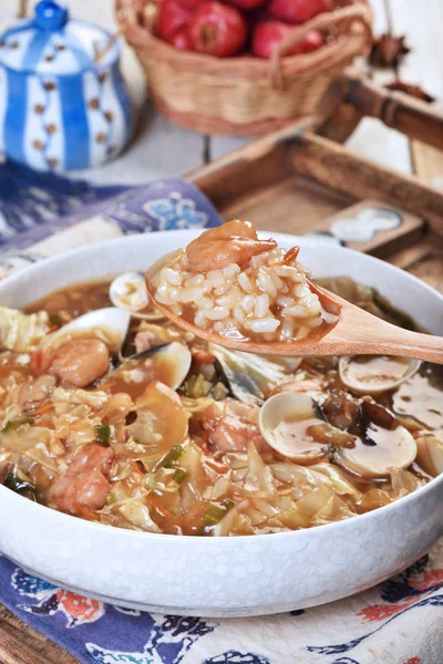 El arroz estofado con los mariscos mezclados — Foto de Stock