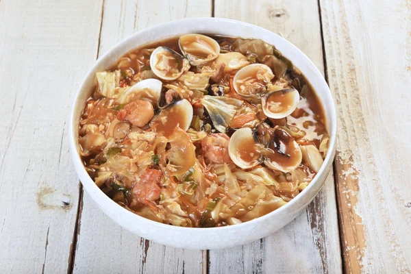 El arroz estofado con los mariscos mezclados — Foto de Stock