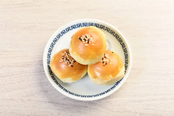 Röda bönor pasta med valnöt kernel Månen tårta — Stockfoto