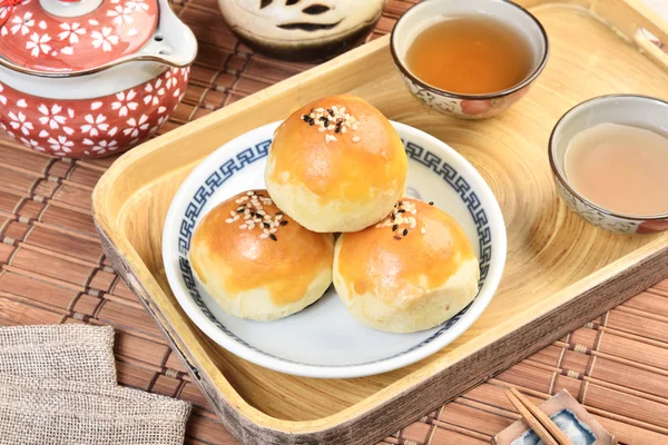 Kırmızı fasulye hamur ceviz çekirdek moon pasta ile