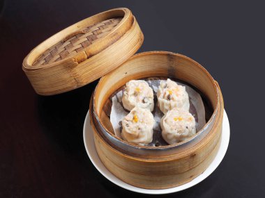 Haşlanmış deniz ürünleri shao mai