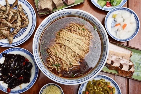 Macarrão de sopa estilo chinês — Fotografia de Stock