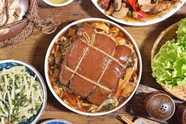 Dong-po Komposto domuz eti - kızarmış domuz ile korunmuş fasulye sause