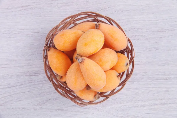 Fruta Loquat Fundo Madeira — Fotografia de Stock