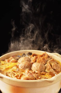 Baharatlı sıcak soba yanan ateşi kaynama pot pişirme   