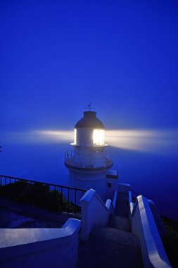 Deniz feneri gece, deniz, Matsu, Tayvan üzerinde ışık demeti 