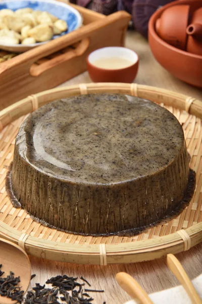 Sesame Lotus Seeds Rice Cake Bamboo Basket — Stock Photo, Image
