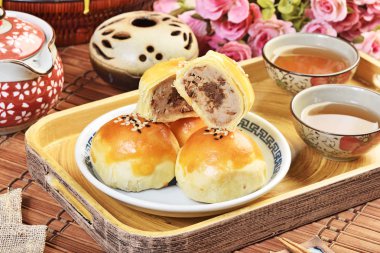  Mor taro yapıştırın kıyılmış domuz eti sosu moon ile pasta, Çin orta Sonbahar Festivali gıda.   