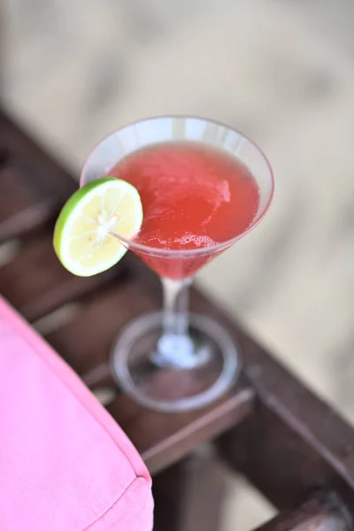 Cocktail Rouge Sur Une Plage Sable Tropical — Photo