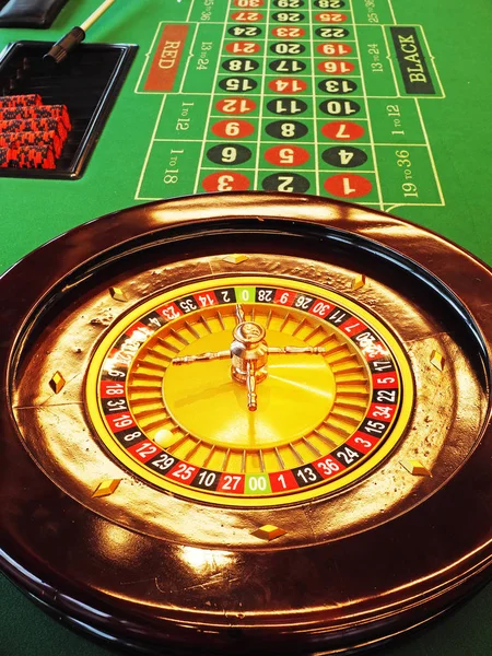 Roulette Hjul Grönt Bord Inne Ett Kasino — Stockfoto