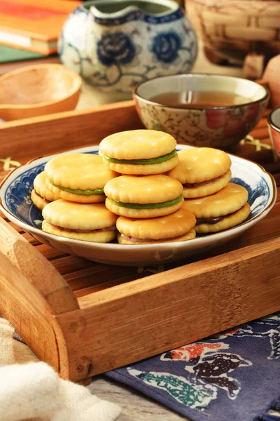 Små Cirkel Nougat Cookies Plattan — Stockfoto