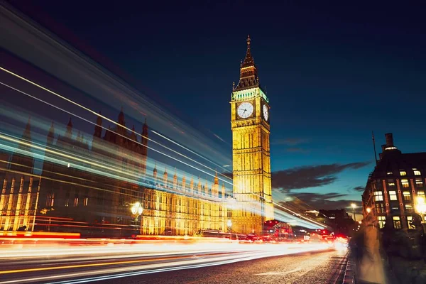 Westminster bridge op de schemering — Stockfoto