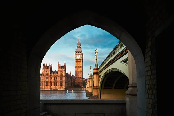 Вестминстерский дворец — стоковое фото