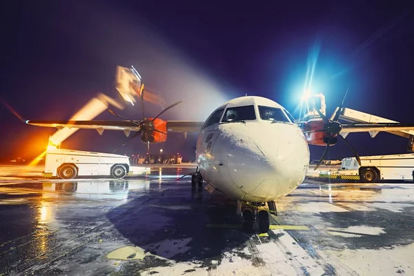 Deicing of the airplane — Stock Photo, Image