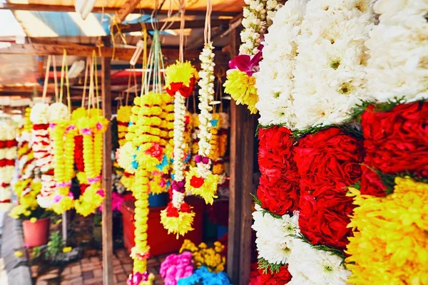 Guirnaldas de flores para ceremonia hindú —  Fotos de Stock