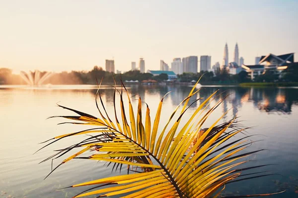 Kuala Lumpur ao nascer do sol — Fotografia de Stock