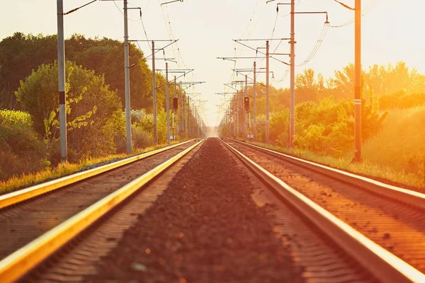 Chemin de fer au coucher du soleil — Photo