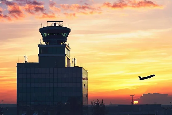 Légiforgalmi irányító torony — Stock Fotó