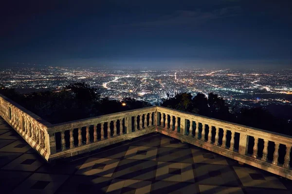 Gece şehir ışıkları — Stok fotoğraf