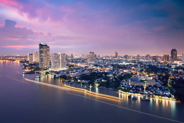 Bangkok skyline pendant le crépuscule — Photo