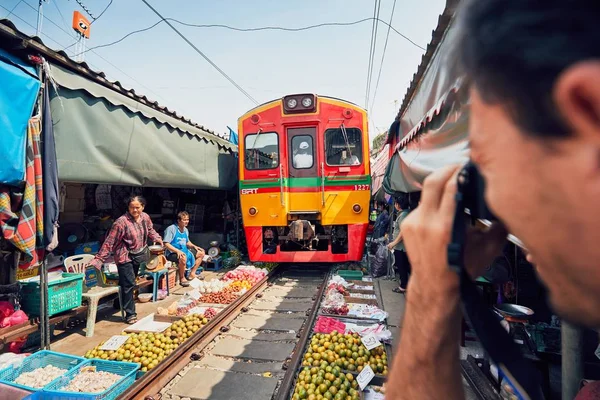 Maeklong Eisenbahnmarkt — Stockfoto