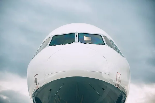Vista frontal do avião — Fotografia de Stock