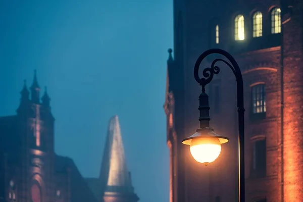 Foggy night in the city — Stock Photo, Image