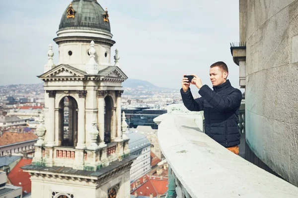 Turistické fotografování se smartphonem — Stock fotografie