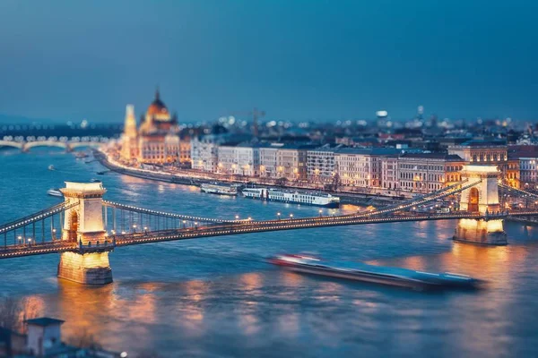 Budapeşte alacakaranlıkta — Stok fotoğraf