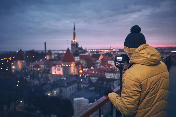 Fotógrafo ao amanhecer — Fotografia de Stock