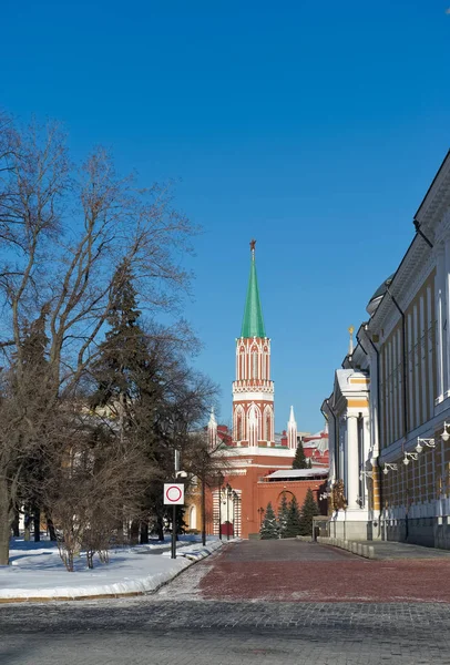 Weergave van de Nikolskaya toren van Kremlin van Moskou — Stockfoto