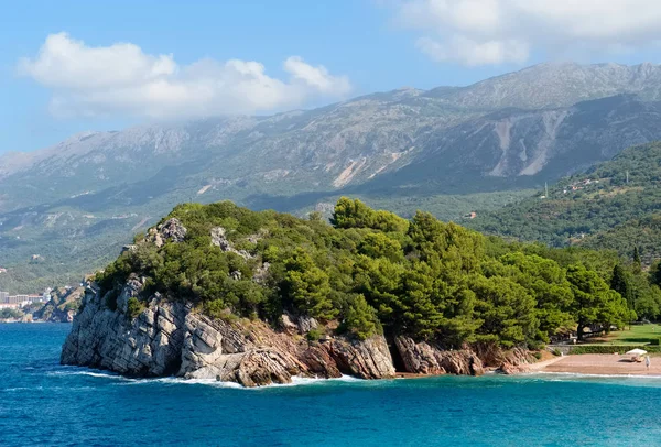 Vista da costa rochosa de Przno em Montenegro — Fotografia de Stock