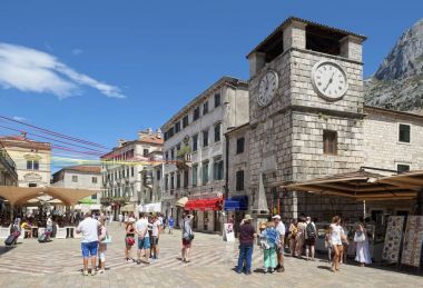Kotor, silah Meydanı, saat kulesi