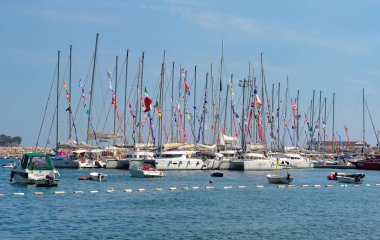 Budva Riviera, Yelkenli Yatlar için Marina görünümü