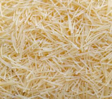 Ham erişte, arka plan