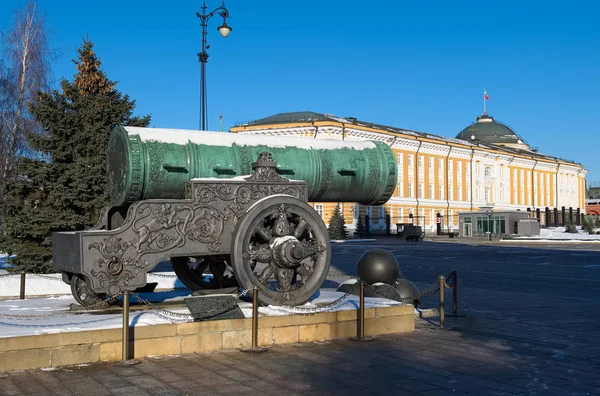 Tsar Cannon, a monument to the medieval Russian artillery, cast — Stock Photo, Image