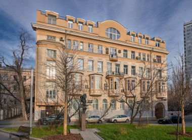 Kârlı ev manzarası Dr. NM Kishkin.