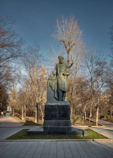 Moskova Rusya Kasım 2019 Moskova Üniversitesi Profesörlük Anıtı Rusya Pediatri — Stok fotoğraf