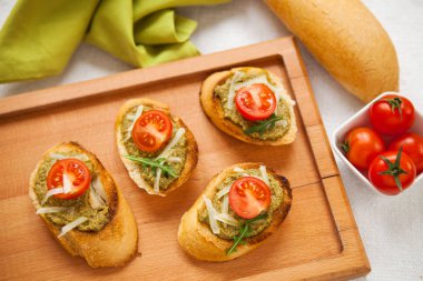 Taze ev yapımı meze Bruschetta