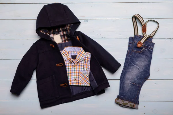 Vista superior de la moda de moda look de ropa de los niños. Moda para niños — Foto de Stock