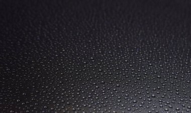 Su kabarcıkları siyah metal