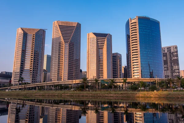 Modern Buildings Reflection in Pinheiros River — Stockfoto