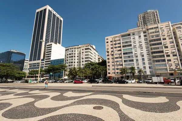 Copacabana con Edificios de Hoteles y Apartamentos en Río de Janeiro — Foto de Stock