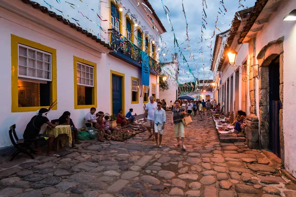 Paraty sokaklarında akşam — Stok fotoğraf