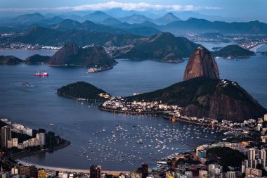 Sugarloaf Dağı nın ünlü görünümü