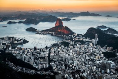 Gün batımında güzel Rio de Janeiro