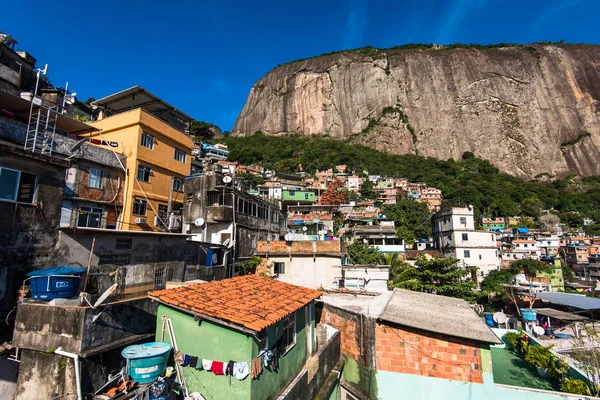 브라질에서 가장 큰 빈민가 Rocinha — 스톡 사진