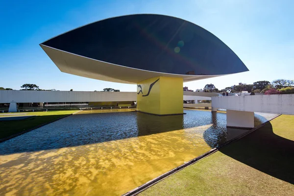 现代建筑 Oscar Niemeyer 博物馆 — 图库照片