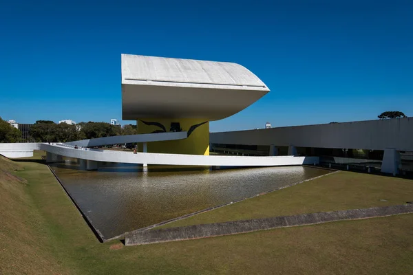 Arquitectura moderna Museo Oscar Niemeyer —  Fotos de Stock