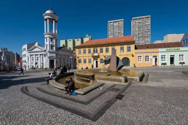 Edificios antiguos y modernos — Foto de Stock